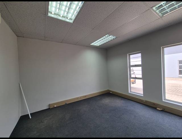 1,505M² OFFICE FOR SALE IN SASOLBURG CENTRAL